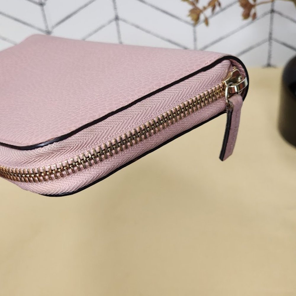 Gucci Leather Zippy Wallet - Picture 7 of 10